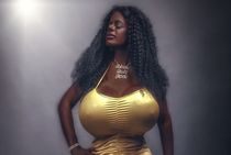 Pretty black babe showing