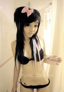 Horny mature GFs exposing